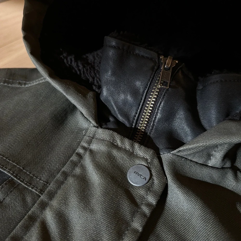 RVCA Jacket - Picture 7 of 8